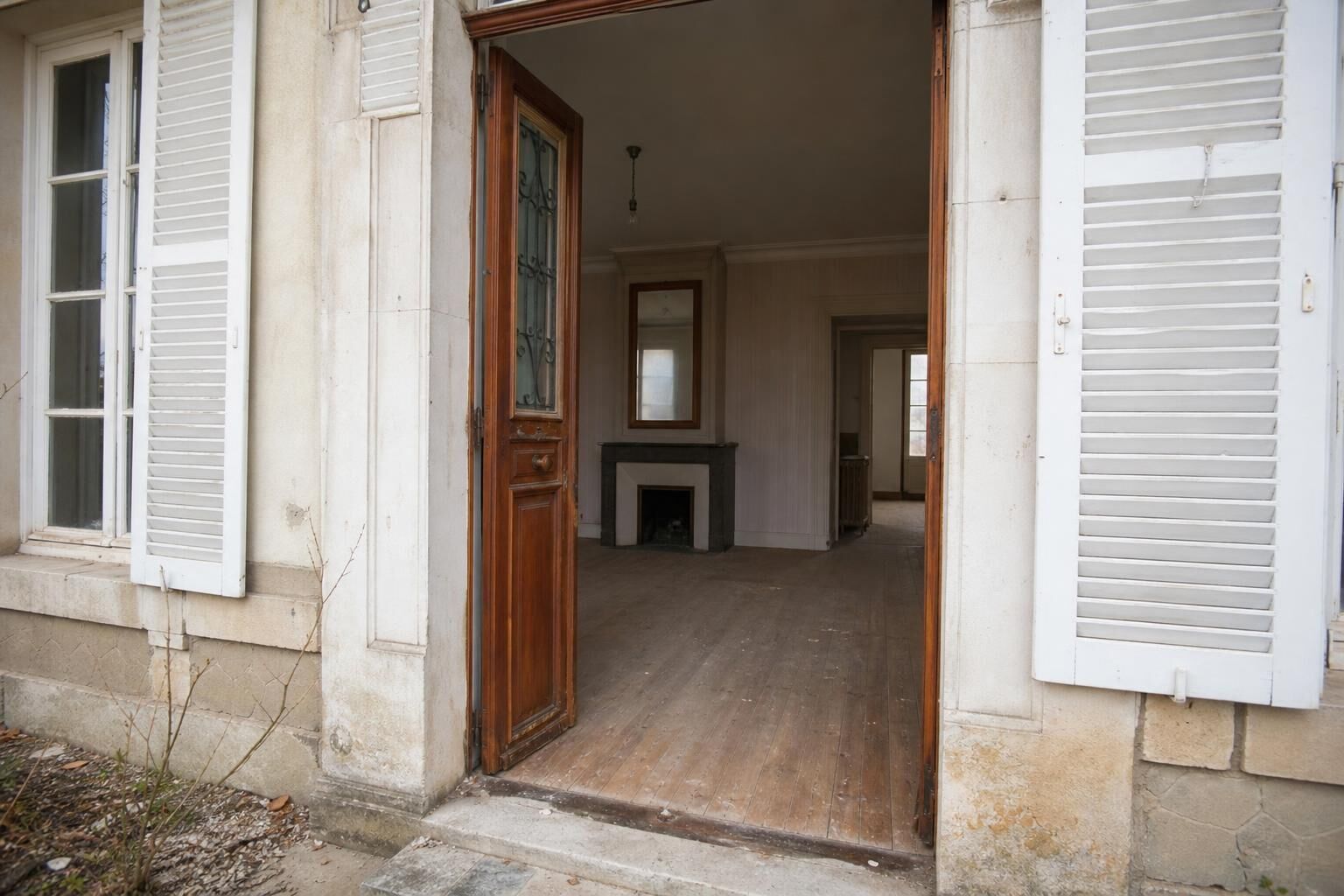 Découvrez vos droits lorsque votre frère vide la maison de votre mère. Guide juridique et conseils pour protéger vos intérêts dans cette situation délicate.